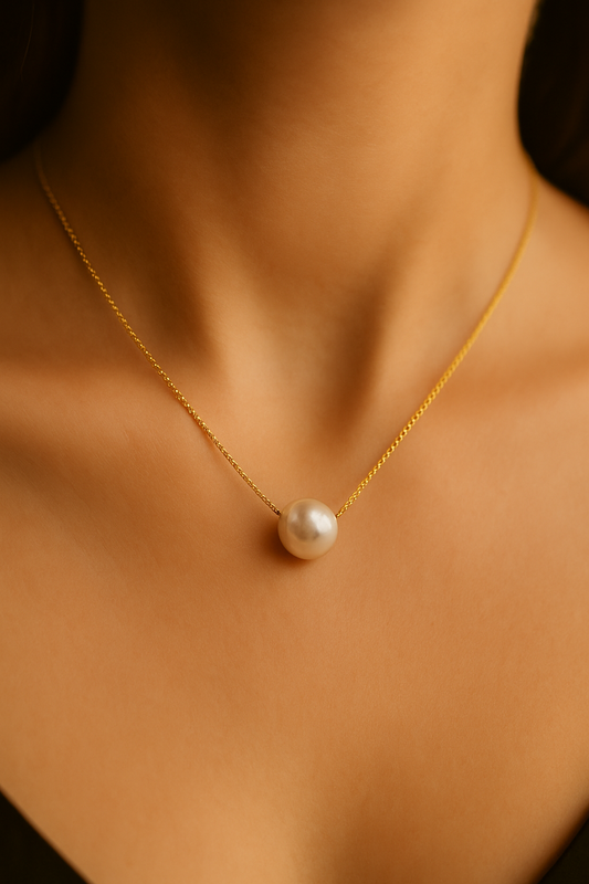 Solitary - Simple Akoya Pendant in 18K Gold