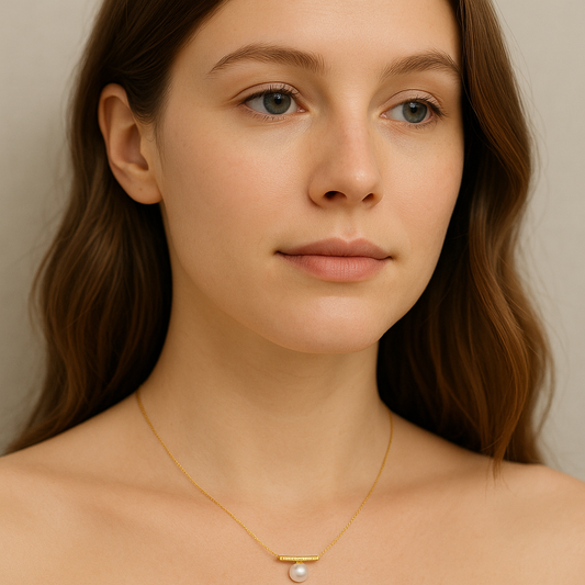 Luna - Akoya Pearl Bar Pendant in 18K Gold