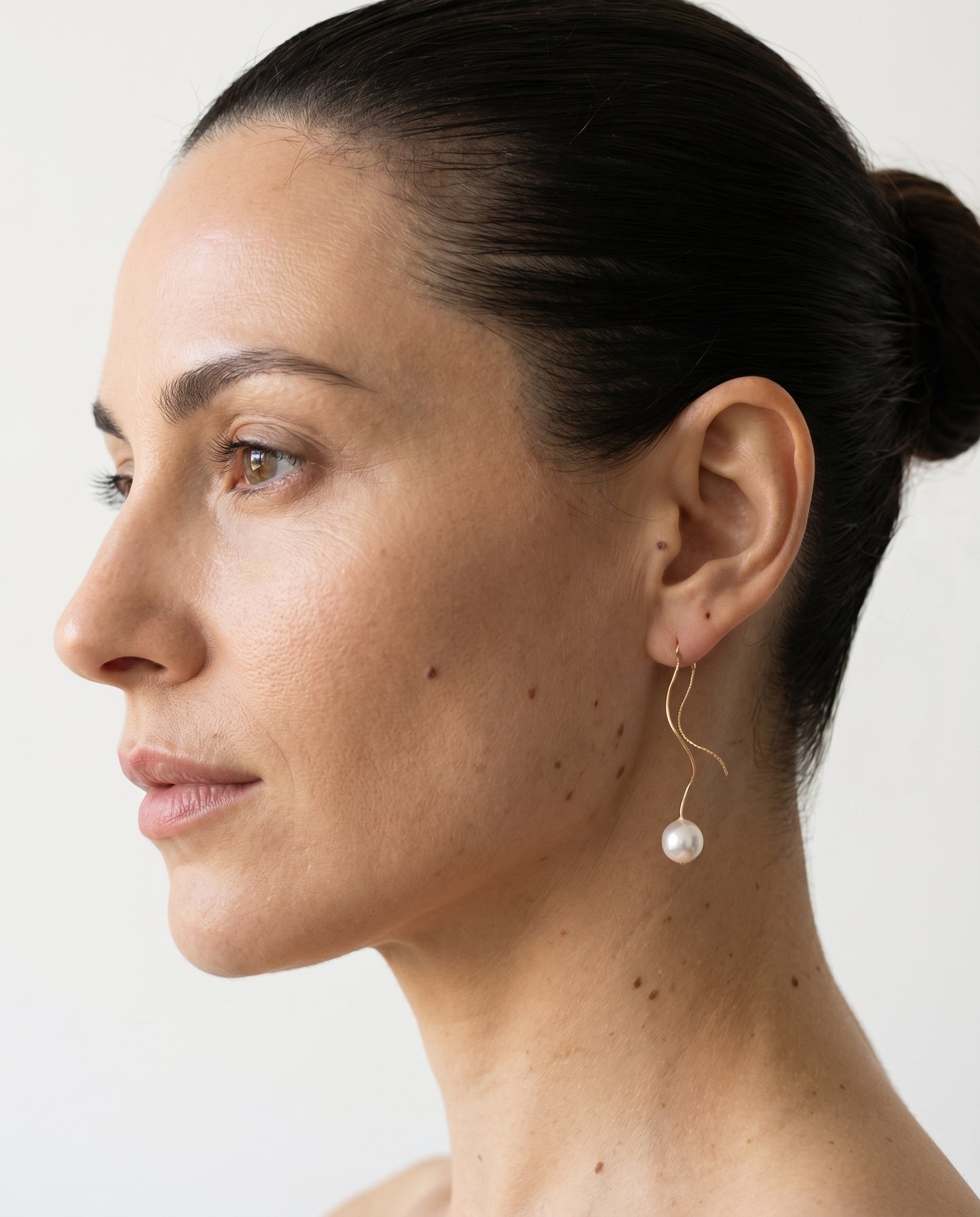 Ocean Flow – Akoya Pearl Drop Earrings in 18K Gold