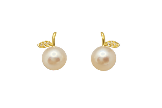 Pomelle - Akoya Pearl Stud Earrings in 18K Gold, diamonds