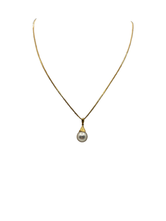 Spire - Akoya Pendant with 18k Gold