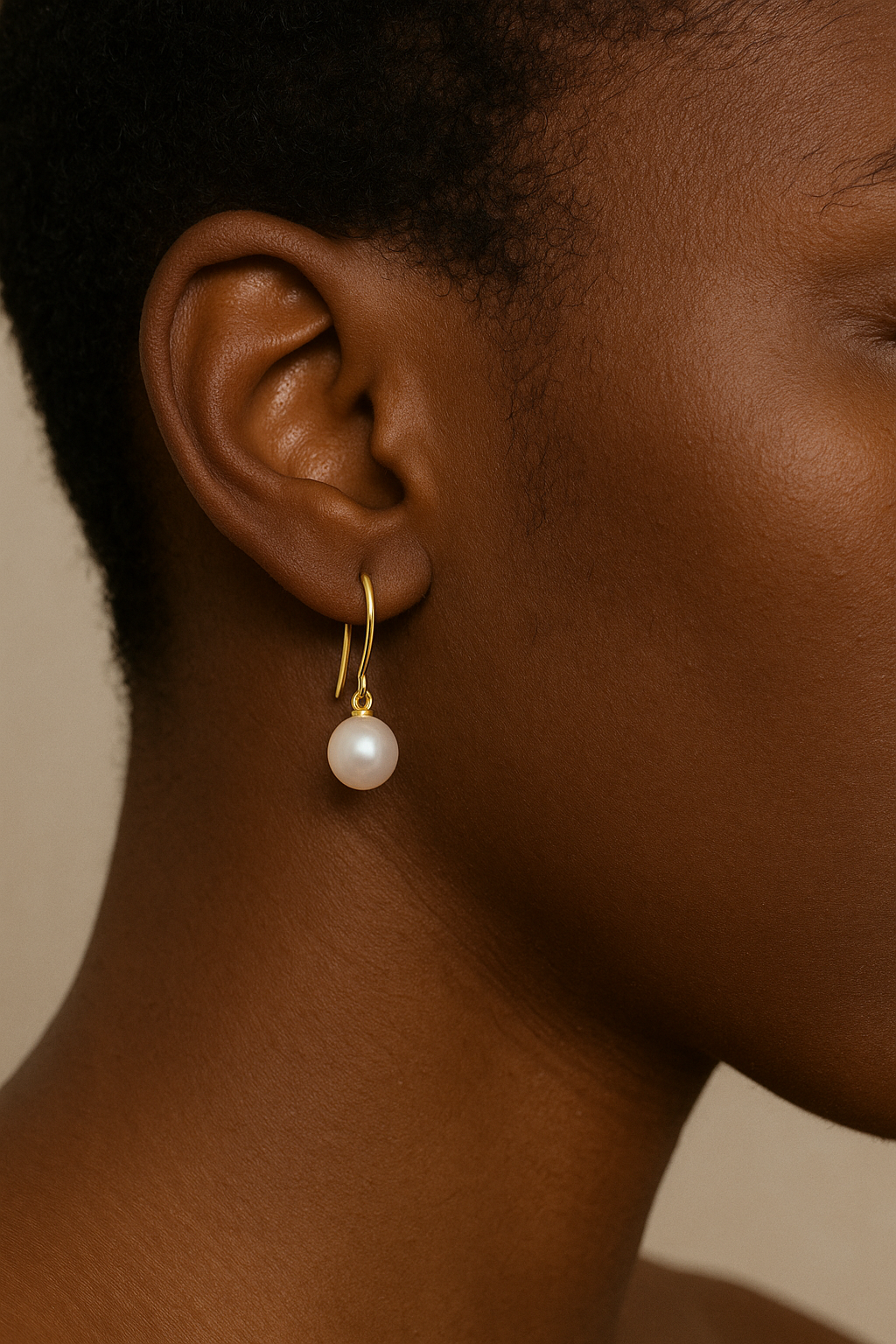 Timeless Drop - Akoya Earrings in 18K Gold