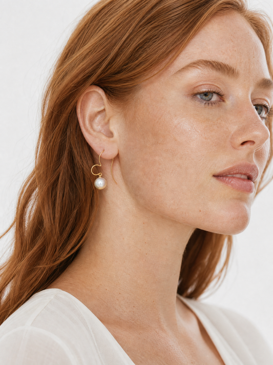 Amoura - 18K Gold Heart Silhouette Earrings with Akoya Pearl