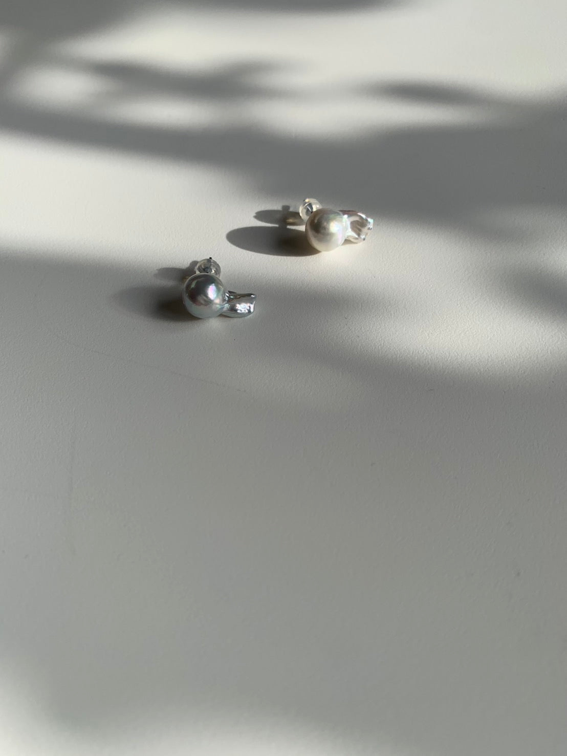 Drift - 9.3mm Akoya Pearl Earrings in 18K Gold